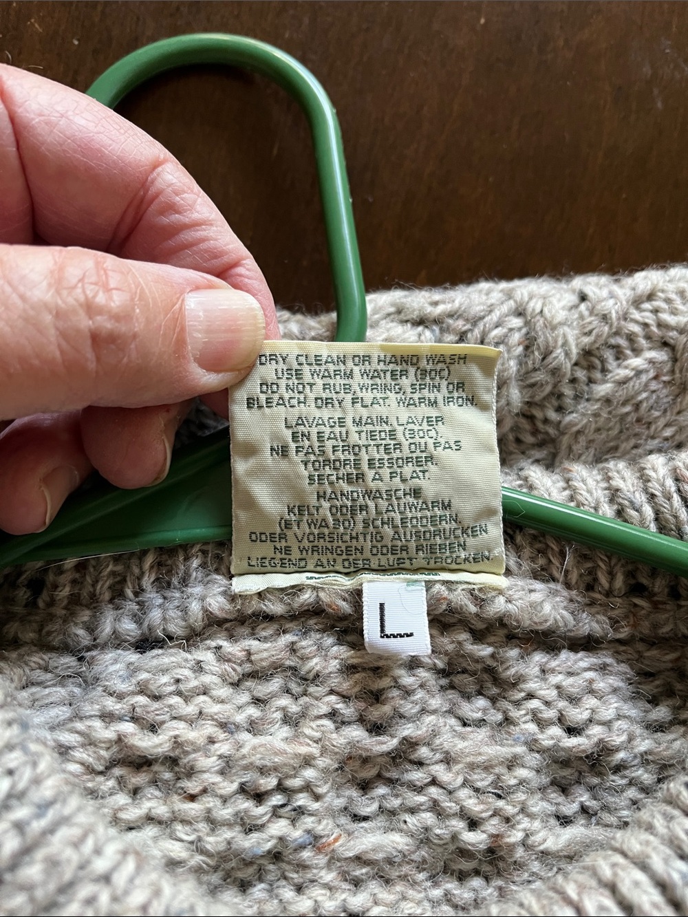 Classic Carraig Donn
Cable-Knit Crewneck Sweater in Light Gray - Picture 9 of 9